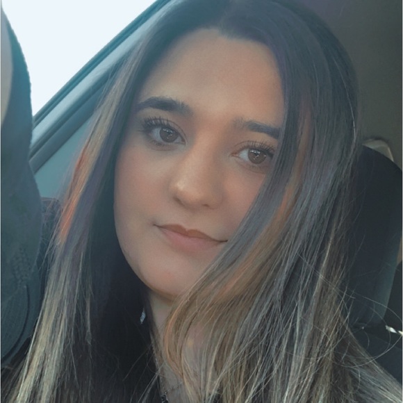 nicolehayek18